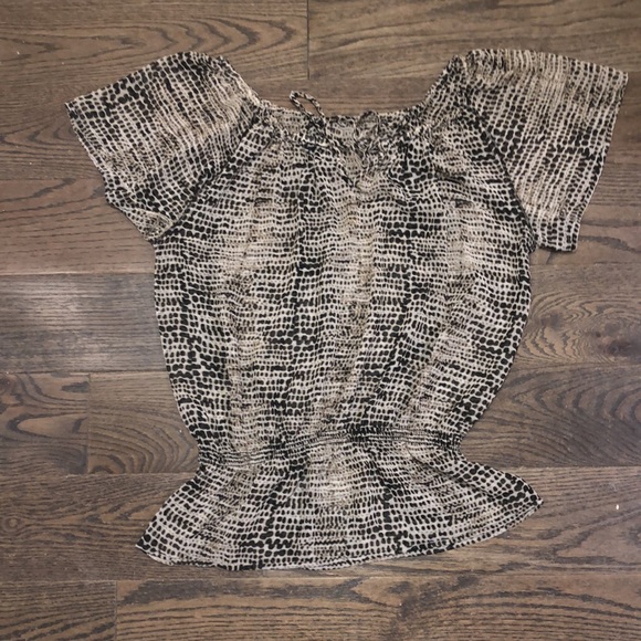 Calvin Klein Printed Sheer Peplum Top - Picture 5 of 8